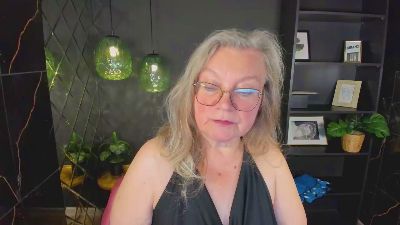 Natali_Cloud live cam on Cam4