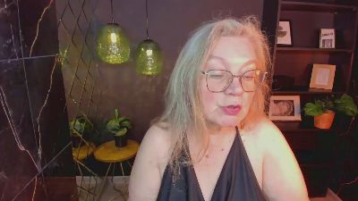 Natali_Cloud live cam on Cam4