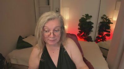 Natali_Cloud live cam on Cam4