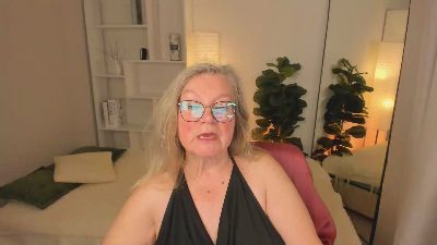 Natali_Cloud live cam on Cam4