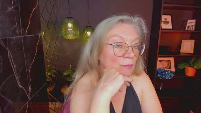 Natali_Cloud live cam on Cam4