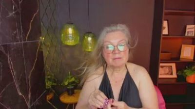 Natali_Cloud live cam on Cam4
