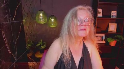 Natali_Cloud live cam on Cam4