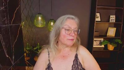 Natali_Cloud live cam on Cam4