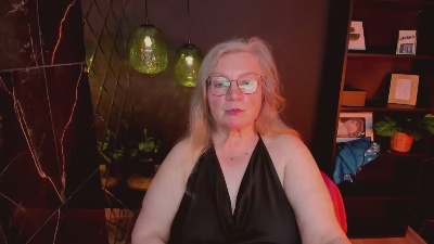 Natali_Cloud live cam on Cam4