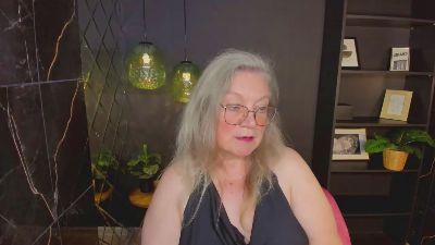 Natali_Cloud live cam on Cam4