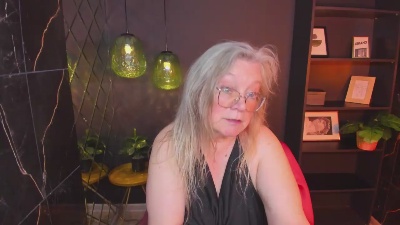 Natali_Cloud live cam on Cam4