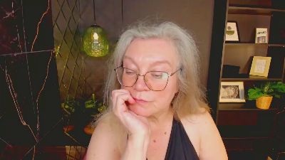 Natali_Cloud live cam on Cam4