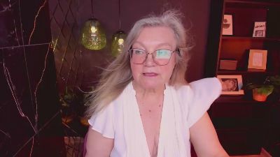Natali_Cloud live cam on Cam4