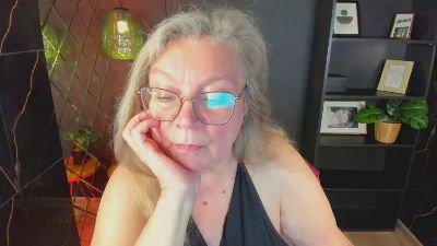 Natali_Cloud live cam on Cam4