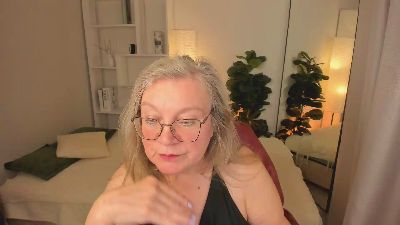 Natali_Cloud live cam on Cam4