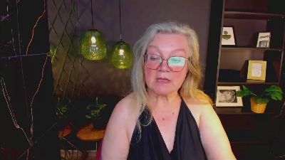 Natali_Cloud live cam on Cam4