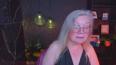 Natali_Cloud live cam on Cam4