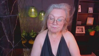 Natali_Cloud live cam on Cam4