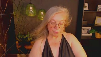 Natali_Cloud live cam on Cam4