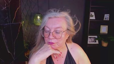 Natali_Cloud live cam on Cam4