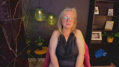 Natali_Cloud live cam on Cam4