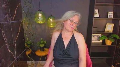 Natali_Cloud live cam on Cam4