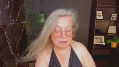 Natali_Cloud live cam on Cam4