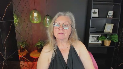 Natali_Cloud live cam on Cam4