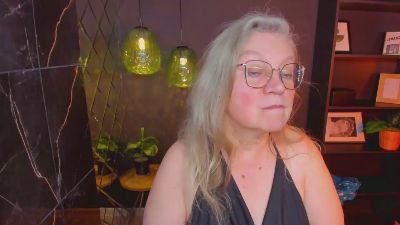 Natali_Cloud live cam on Cam4