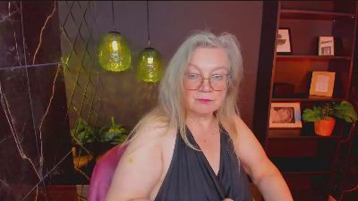 Natali_Cloud live cam on Cam4