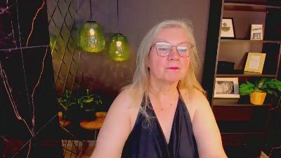 Natali_Cloud live cam on Cam4