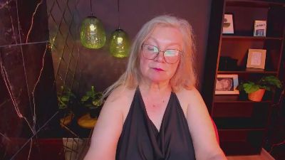 Natali_Cloud live cam on Cam4