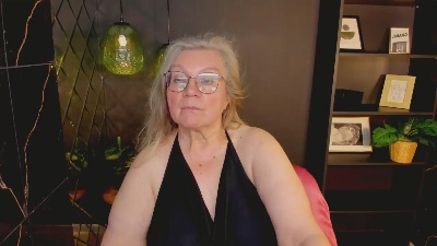 Natali_Cloud live cam on Cam4