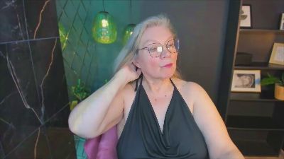 Natali_Cloud live cam on Cam4