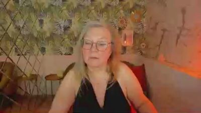 Natali_Cloud live cam on Cam4