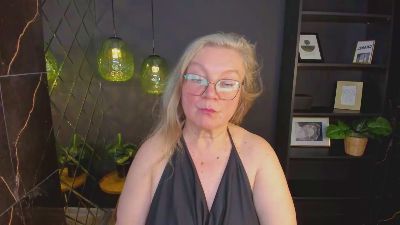 Natali_Cloud live cam on Cam4