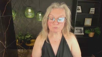 Natali_Cloud live cam on Cam4