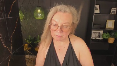 Natali_Cloud live cam on Cam4