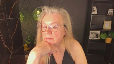 Natali_Cloud live cam on Cam4