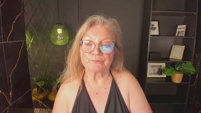 Natali_Cloud live cam on Cam4