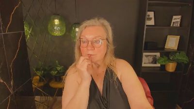 Natali_Cloud live cam on Cam4