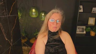 Natali_Cloud live cam on Cam4