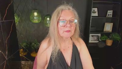 Natali_Cloud live cam on Cam4