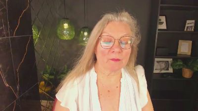 Natali_Cloud live cam on Cam4