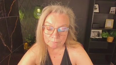 Natali_Cloud live cam on Cam4