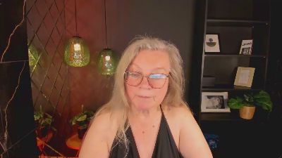 Natali_Cloud live cam on Cam4
