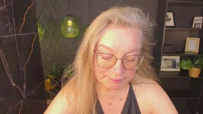 Natali_Cloud live cam on Cam4
