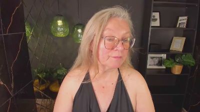 Natali_Cloud live cam on Cam4