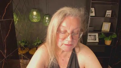 Natali_Cloud live cam on Cam4