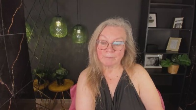 Natali_Cloud live cam on Cam4
