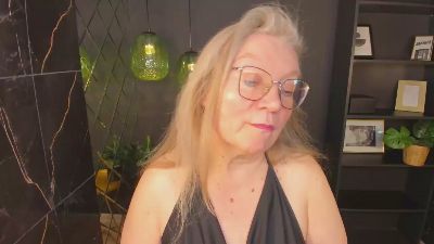 Natali_Cloud live cam on Cam4