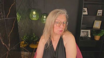 Natali_Cloud live cam on Cam4