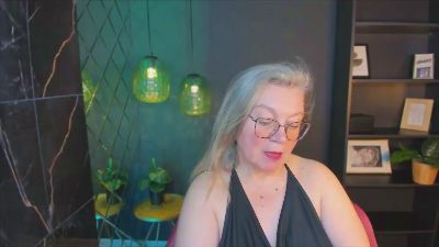 Natali_Cloud live cam on Cam4
