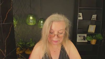Natali_Cloud live cam on Cam4